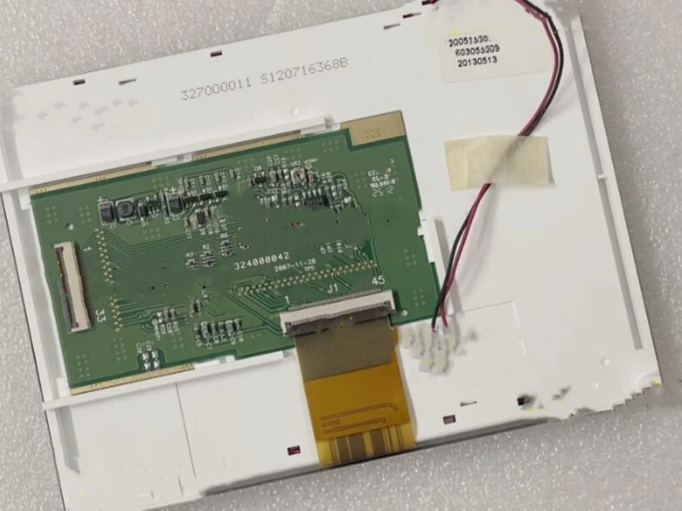 

E234156 SL-D 324000042 LCD screen display