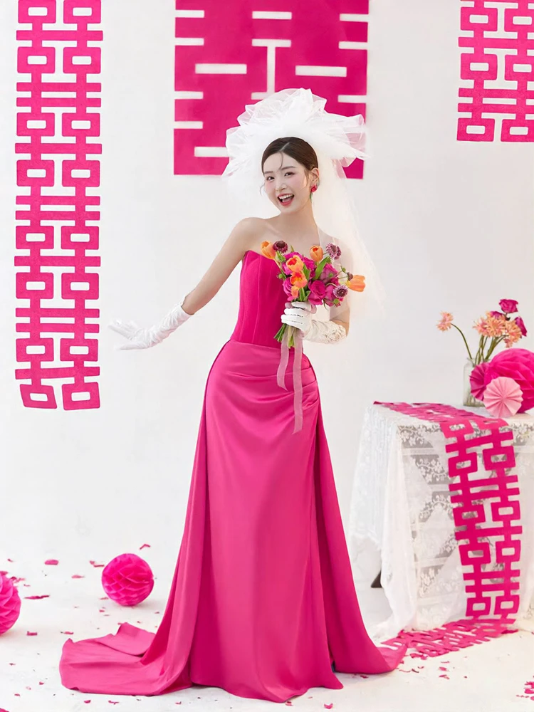 

Elegant Red Wedding Dress Couple Engagement Photo Studio Bride Morning Robe Formal Ceremony Dress Traditional Chinese Tang Suit