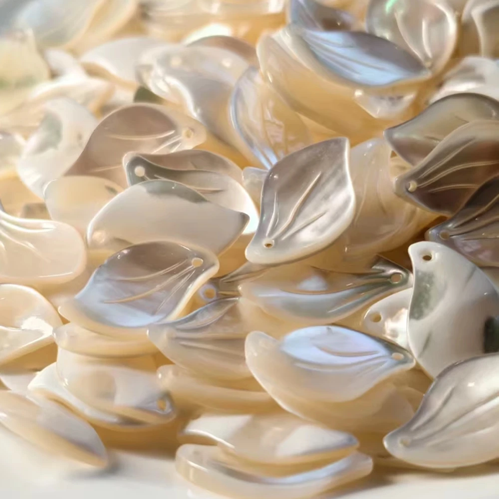 

Высокое качество 3A с белой губкой и жемчугом, устрица, вода, лепесток лилии, огранка 10X17 мм, подходит для аксессуаров для головных уборов своими руками