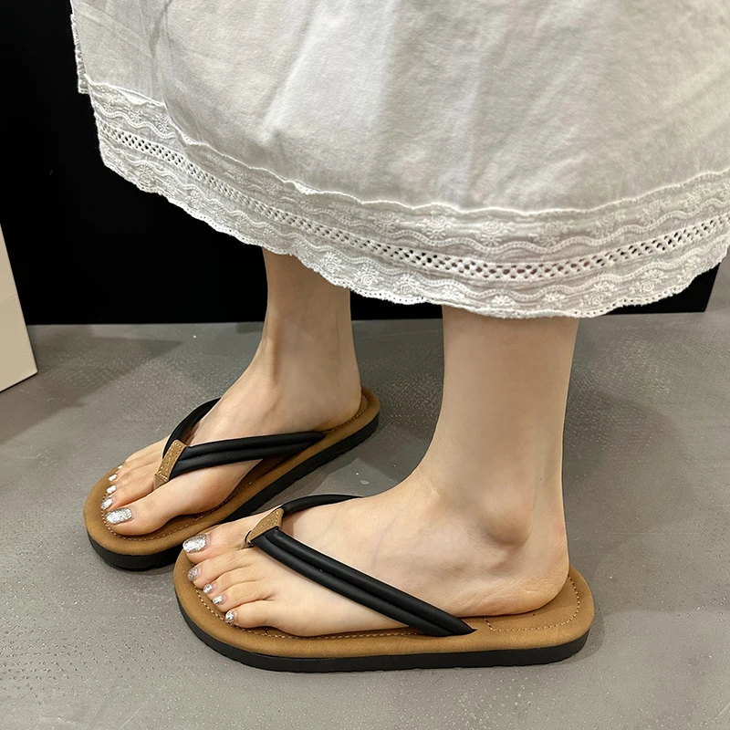 

Flip Flops Women's Outer Wear Summer 2026 New Large Size Comfortable Flat Bottomed Pinch Beach Slippers Women