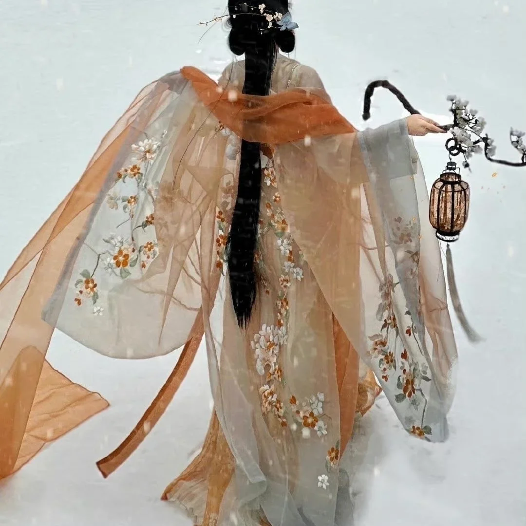 

Ancien Dynasty Hanfus Embroidery Peach Blossom Large Display Flowering Hanfu Women Chinese Traditional Cosplay Costume