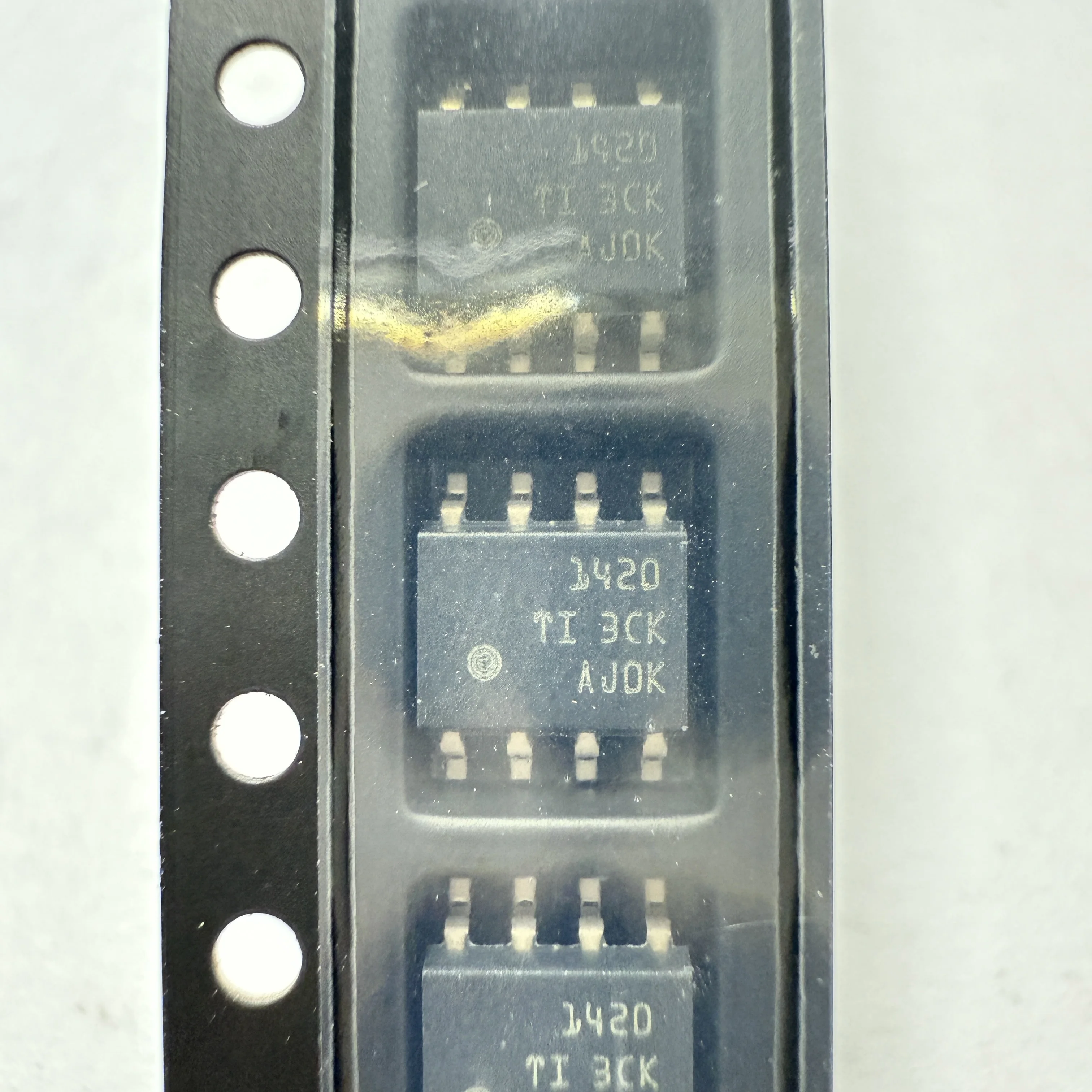 50PCS/LOT THVD1420DR (RS-485/RS-422 ICs)
