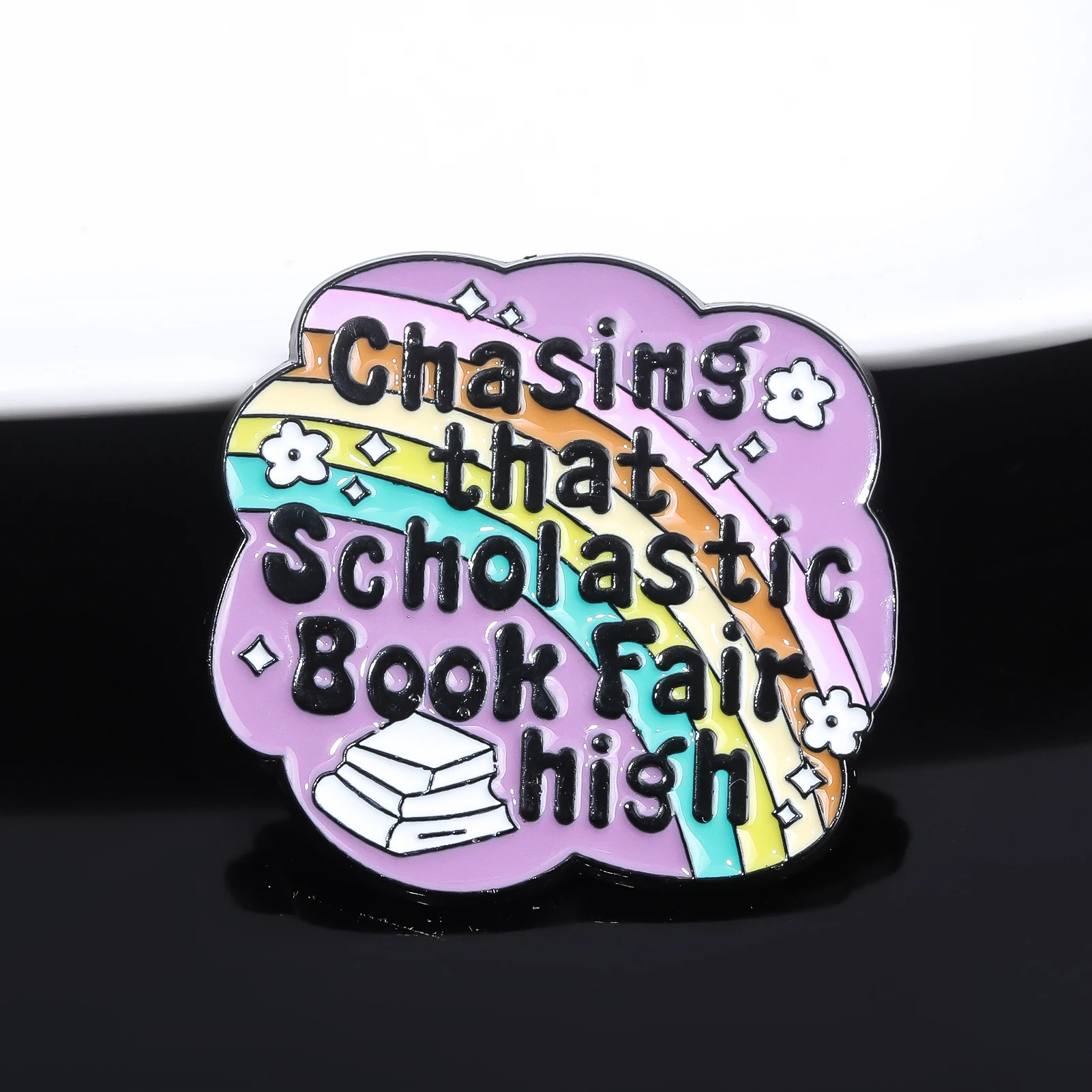 

Chasing That Scholastic Book Fair High Enamel Pins Brooch Colour Metal Badge Brooches for Women Kids Lapel Pin Jewelry Gift