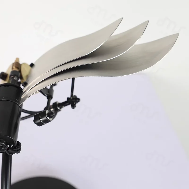 Home decor luxury desk ornaments industrial mechanical flying bird kinetic art sculpture lamp for study room Bedroom