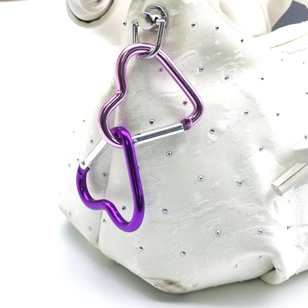 Heart Shaped Aluminum Alloy Carabiner Keychain Clip Outdoor Keyring Travel Kit Accessories Quality Water Bottle Hanging Buckle