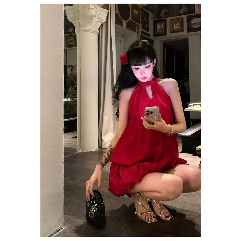 女性のための単色の赤いドレス,裸の首のデザインの服,セクシー,ヨーロッパ,アメリカ,気質,女性,夏,新しい,ファッション,2024