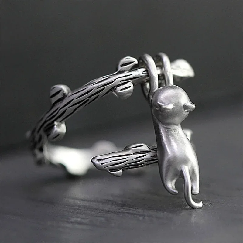 2023 New Fashion Personality Sliver Color Branch Climb Cat Opening Rings For Women Party Jewelry Charm Gifts Custom Jewelry