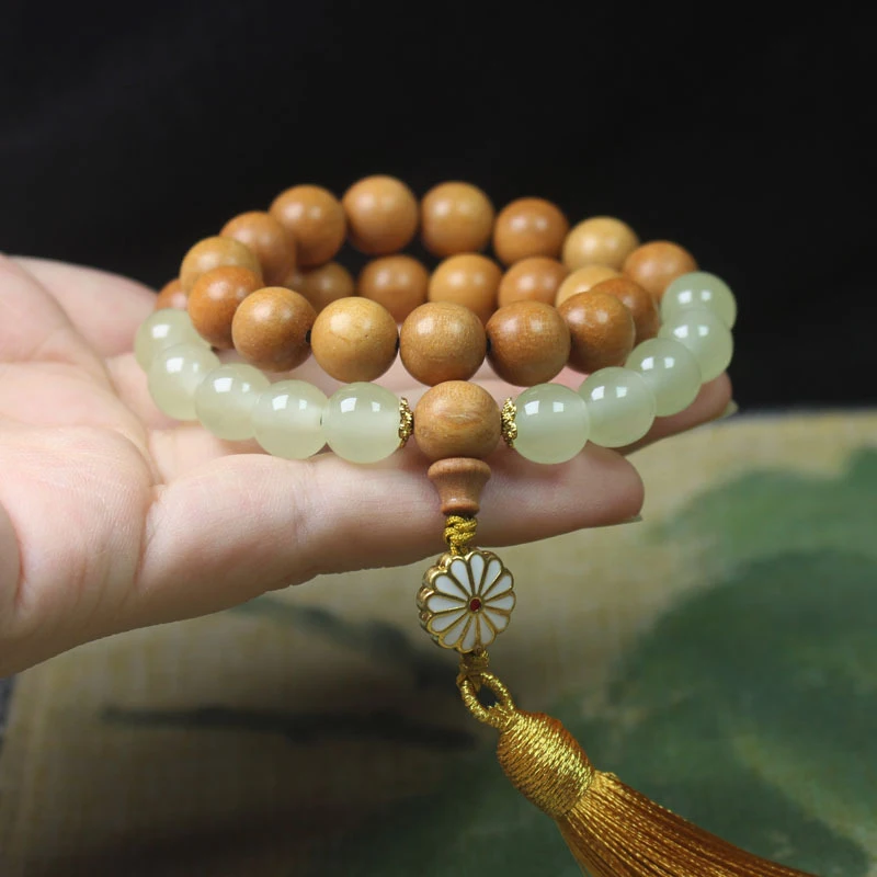 

Sandalwood Handheld 10mm DIY Golden Daisy Style Car Rearview Mirror Pendant Unisex Jewelry Prayer Beads