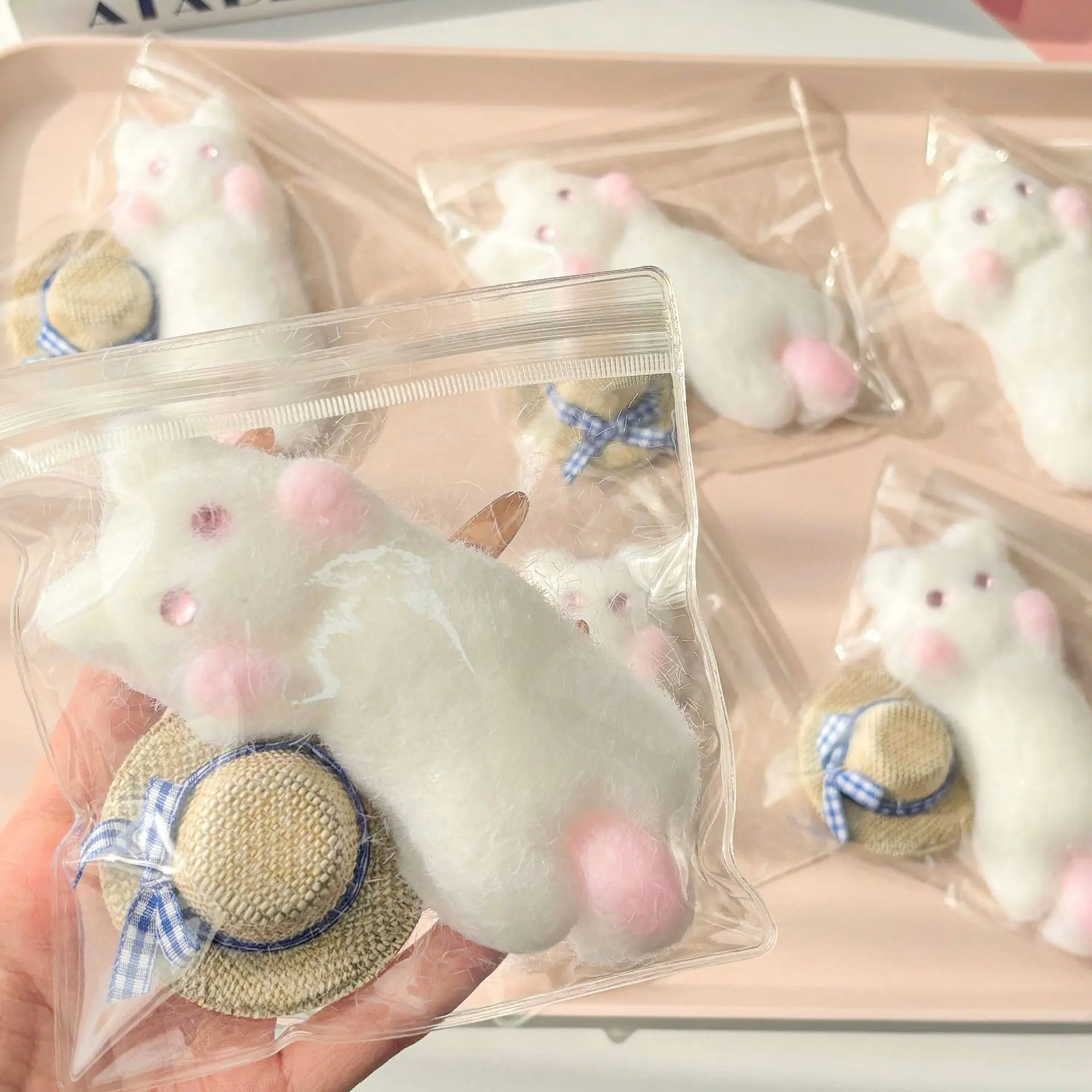 Christmas Toy 1PC Holiday Kitty Stress Anxiety Relief Fidget Toys Slow Rising Squishy Squeeze Elastic Cheese Stick Squeeze Toys