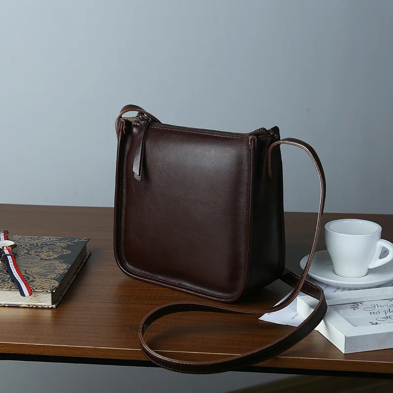 

2025 New Green Cowhide Women's Bag Retro Fashion Casual Bucket South Korean Version of Handbag Shoulder Crossbody Bag