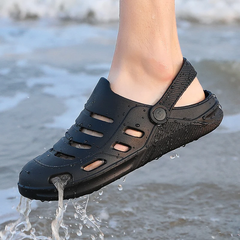 New Beach Trendy Sandals for Men Hole Shoes Men's Home Outdoor Slippers Beach Slippers Casual Shoes