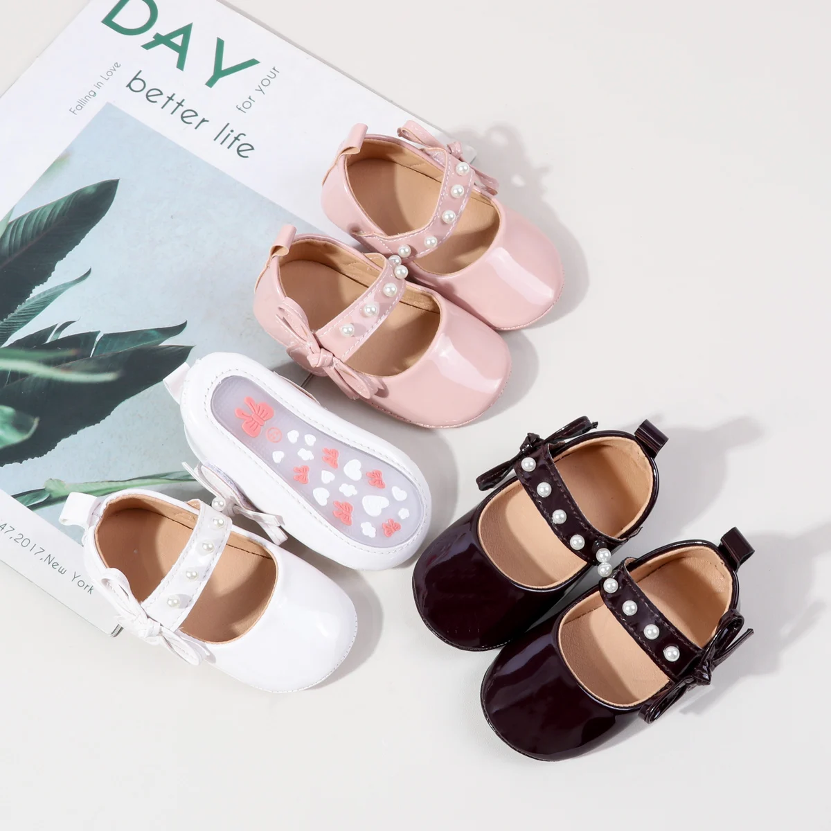 

Spring Autumn Baby Girls First Walkers Princess Moccasins Soft Leather Shoes Non-Slip Sole Pearl Design Toddler Shoes 0-18Months