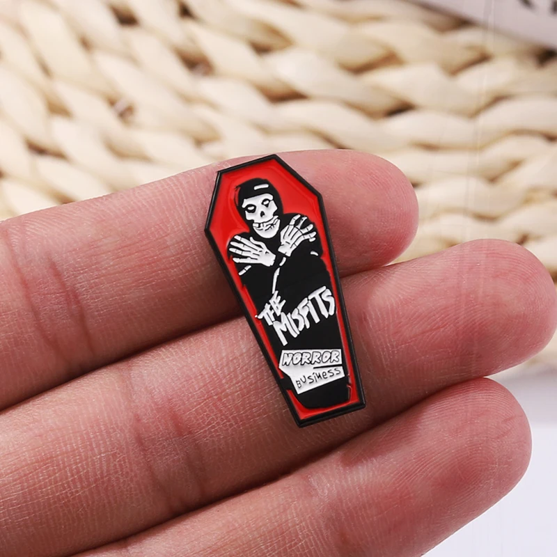 شارات طية صدر السترة للأصدقاء ، قوطية ، باردة ، بانك ، هدية مجوهرات داكنة للأصدقاء ، دبابيس هيكل عظمي ، بروش مينا ، دبابيس هيكل عظمي مخصصة