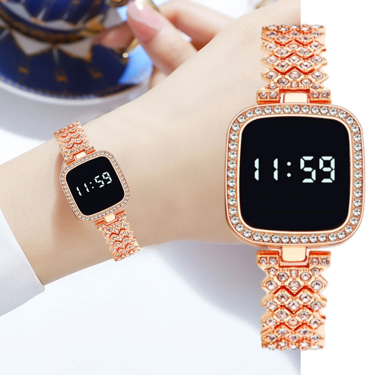 Orologio digitale con strass di lusso per donna Orologio touch screen semplice a LED Cinturino in acciaio moda Orologio da donna in oro rosa Reloj Mujer