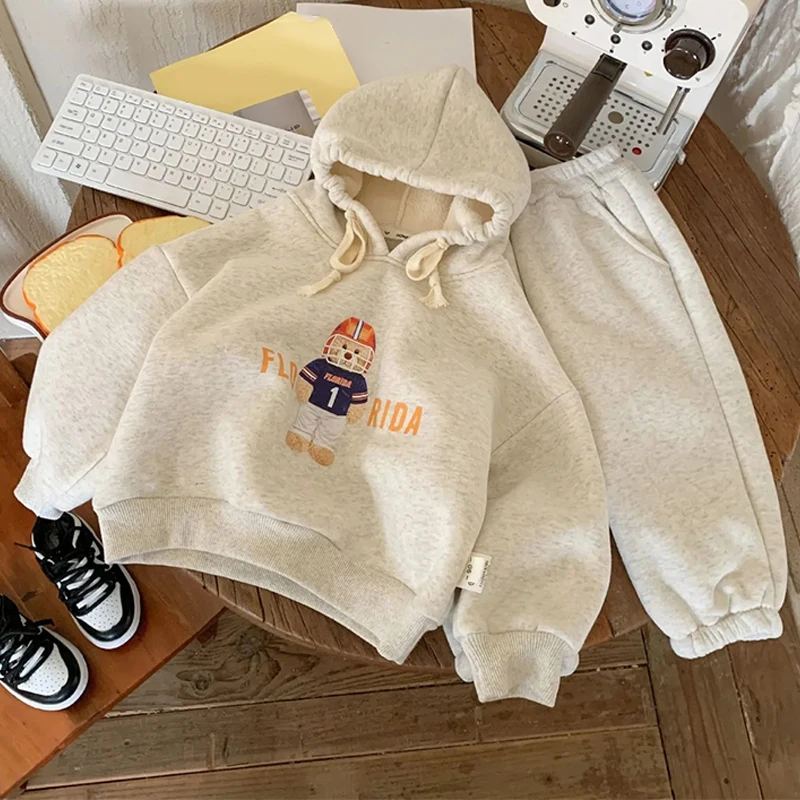 

Флисовая теплая толстовка с капюшоном для маленьких девочек от 0 до 6 лет, футбольные топы с рисунком медведя для мальчиков + штаны, детская одежда из 2 предметов, повседневный хлопковый спортивный костюм