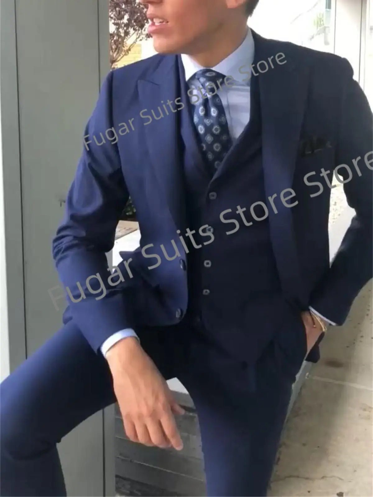 

Business Navy Blue Wedding Men Suits Slim Fit Peak Lapel Groom Tuxedos 3 Pieces Sets Custom Luxuly Male Blazer Costume Homme