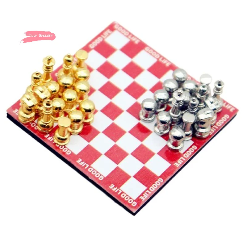 لعبة شطرنج صغيرة مغناطيسية بمقياس 1/12 نموذج طاولة حمراء لتزيين المشهد لملحقات بيت الدمى المحاكاة