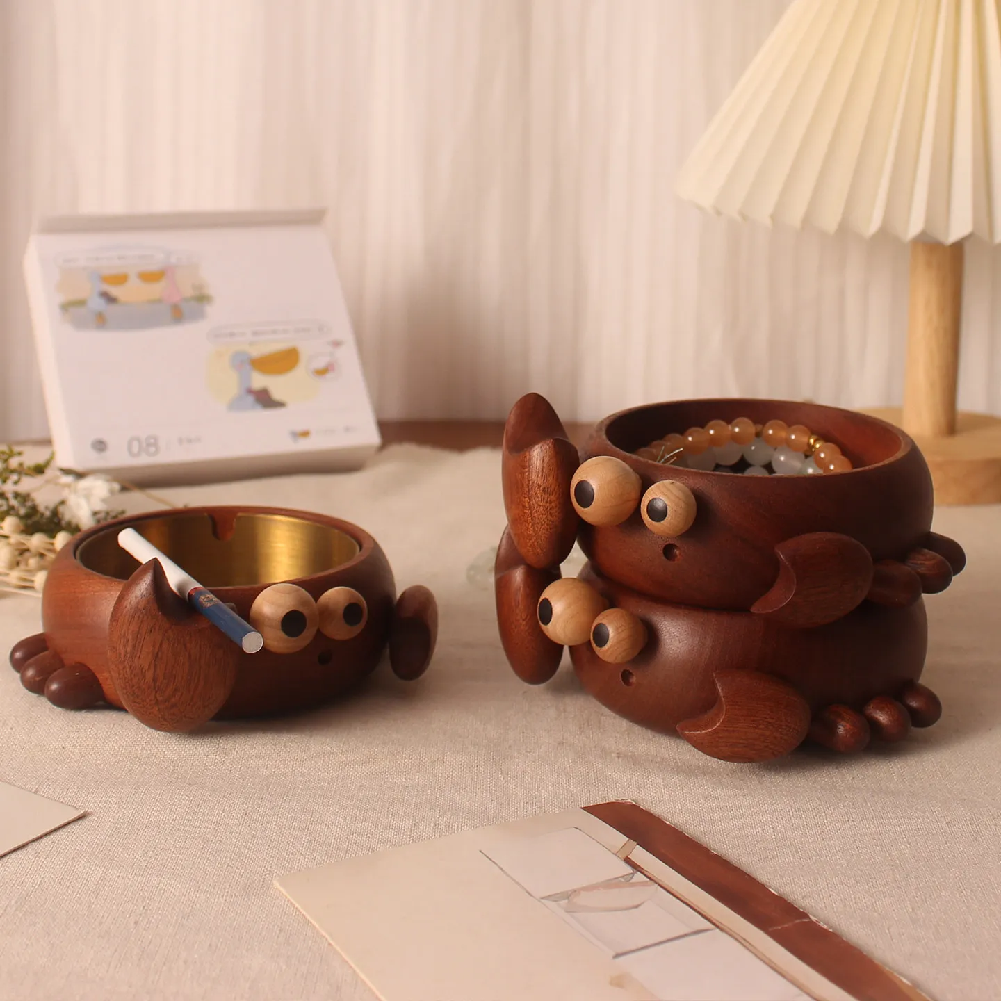 Solid Wood Crab Ashtray Multifunctional Storage Box Cute Wooden Crafts Gift for Boyfriend's Desktop Decoration