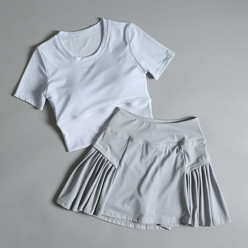 夏の女性用スポーツスーツ、速乾性メッシュ、通気性ヨガ半袖高価値バドミントンテニスフィットネススポーツウェア