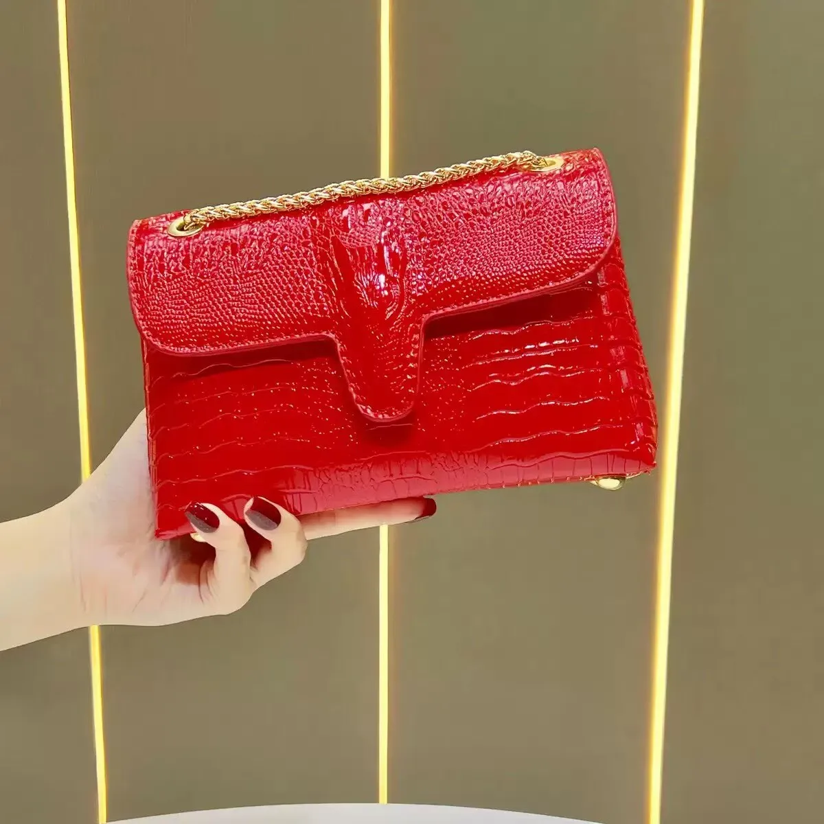 

Luxury Crocodile Bags Women Leather Chain Crossbody Bags For Women New 2026 Brand Handbags Shoulder Bags Messenger Female Clutch