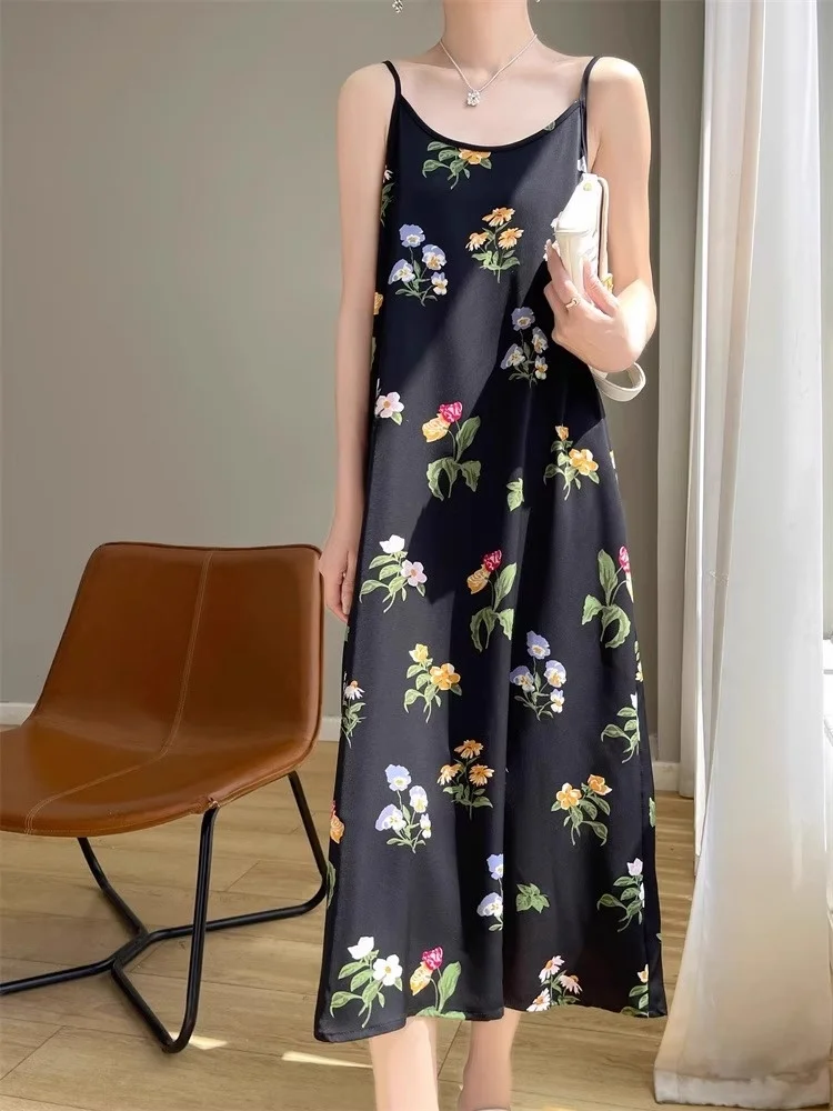 Długa letnia spódnica damska z jedwabiu i acetatu, w kwiatowy wzór, typu drapowany, zwiewna, wyszczuplająca, o kroju litery A.