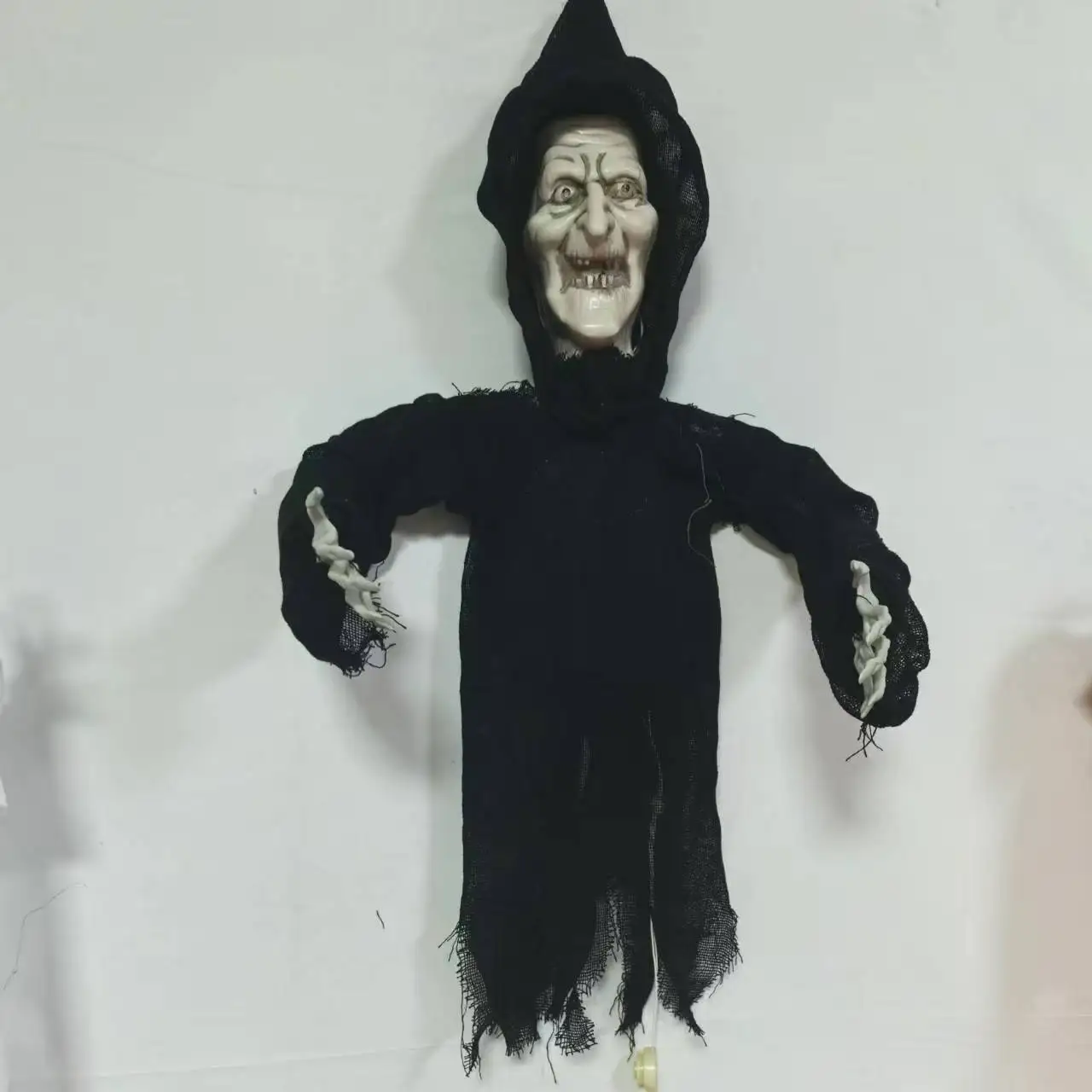 

New Halloween Hanging Ghost Decoration Electric Glowing Ghost Face Haunted House Door Horror Prop Pendant Ornament Pendant