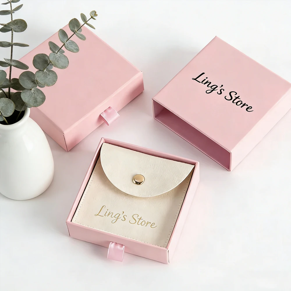 

Personalized Logo 9x9x2.5cm Jewelry Drawer Box Ring Packaging Cardboard Gift Box 8x8cm Custom Microfiber Suede Jewelry Pouch Bag