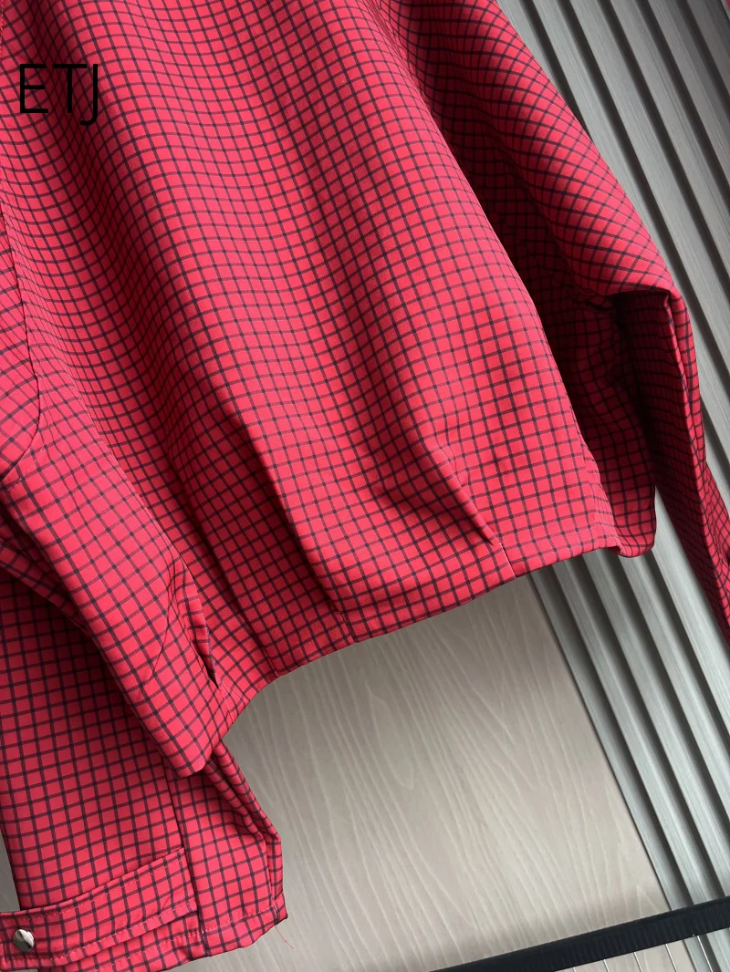 ETJ 2026 Damen Rote Karierte Harrington-Jacke, Kurz Geschnitten, Oversized, Stehkragen, Reißverschluss, Racer-Mantel, Vintage-Gittermuster, Streetwear-Oberbekleidung – Detail 7