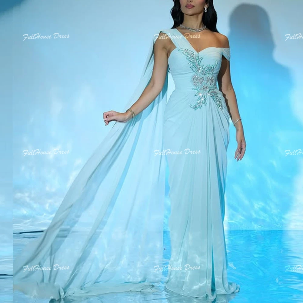 Op maat gemaakte vloeiende mouwloze chiffon rechte vloerlengte avondjurk rugloze geplooide Saoedi-jurk met kralen en rechtbank