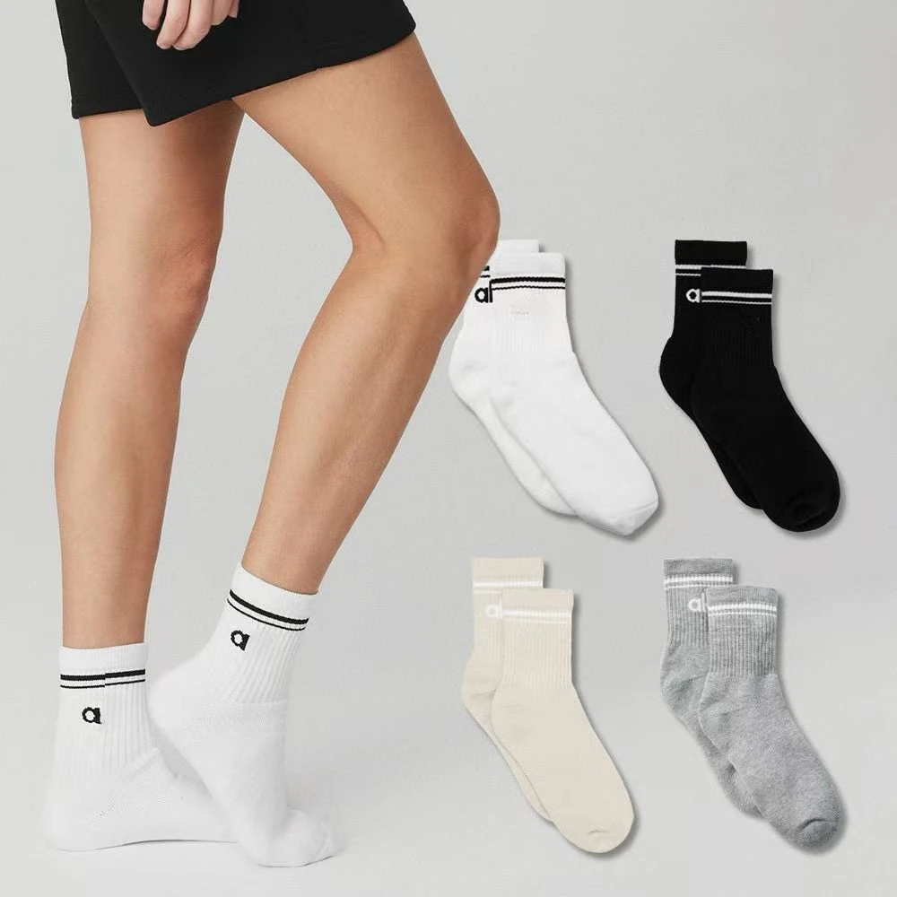 Рисунок 4 - 5 пар носков для йоги LO