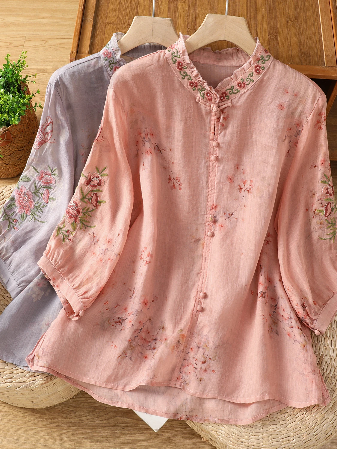 

New 2025 Chinese Sle Summer Flax Embroidered Print irt Large Size Women's Tee Quarter Sve Wooden Collar Top