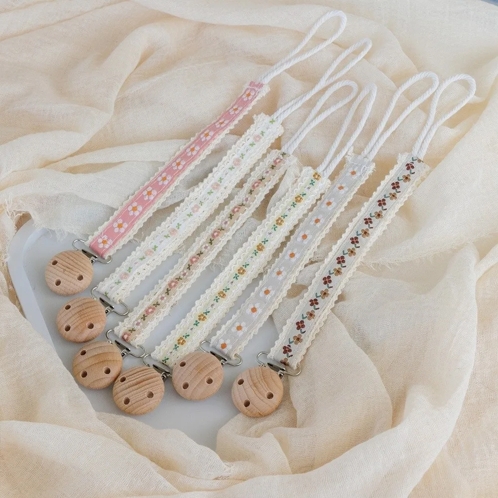 

Heart Daisy Printed Flower Print Dummy Nipple Holder PP Lace Floral Wooden Baby Pacifier Chain Anti-drop Colorful