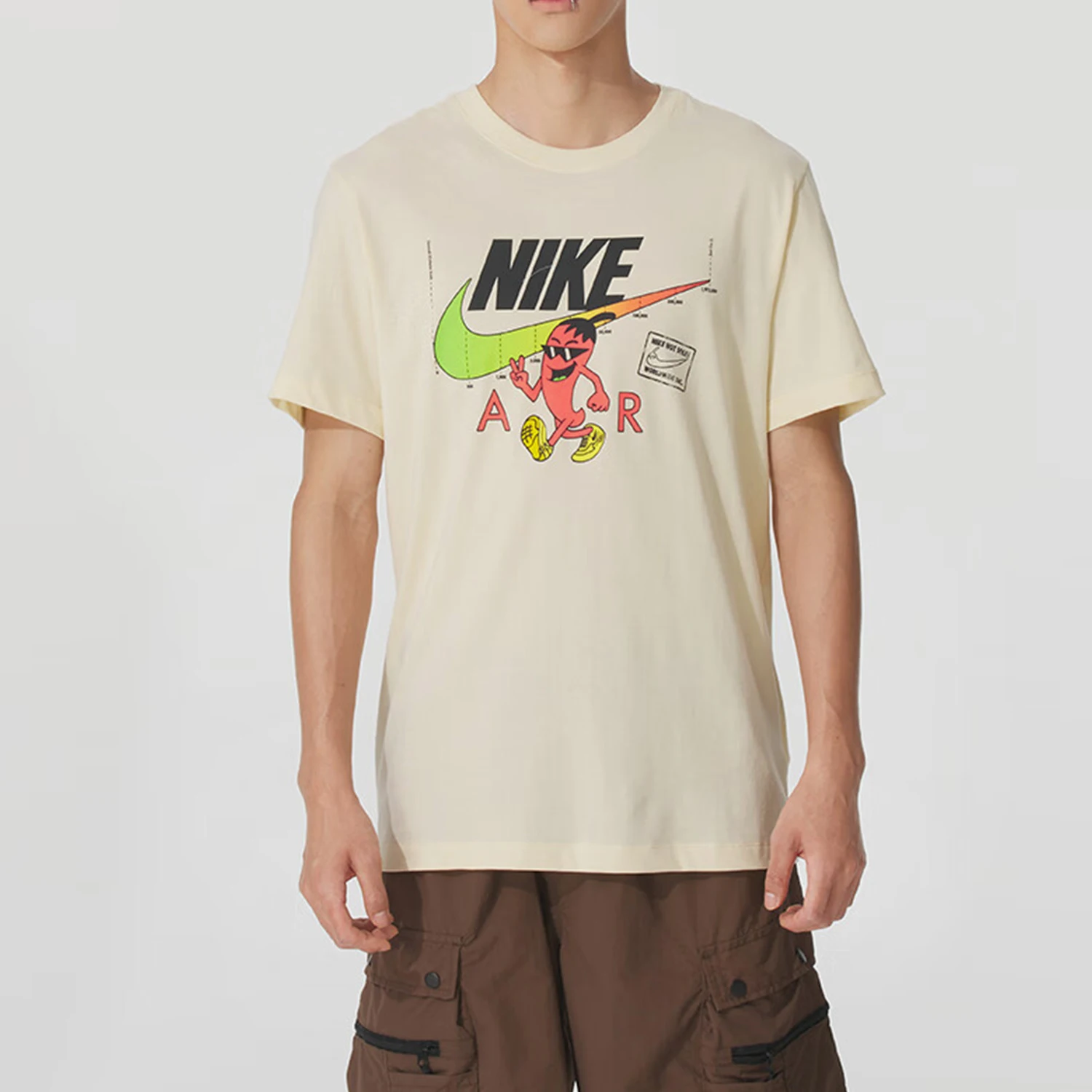 nike-–-t-shirt-a-manches-courtes-et-col-rond-pour-homme-beige-et-vert-avec-imprime-d'entrainement-authentique-nouveau-hq9259-114