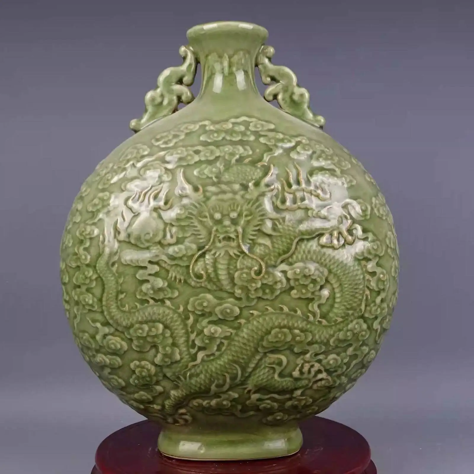 Chinese Song Dynasty Longquan Kiln Celadon Vase With Dragon Carving 12.4Inch