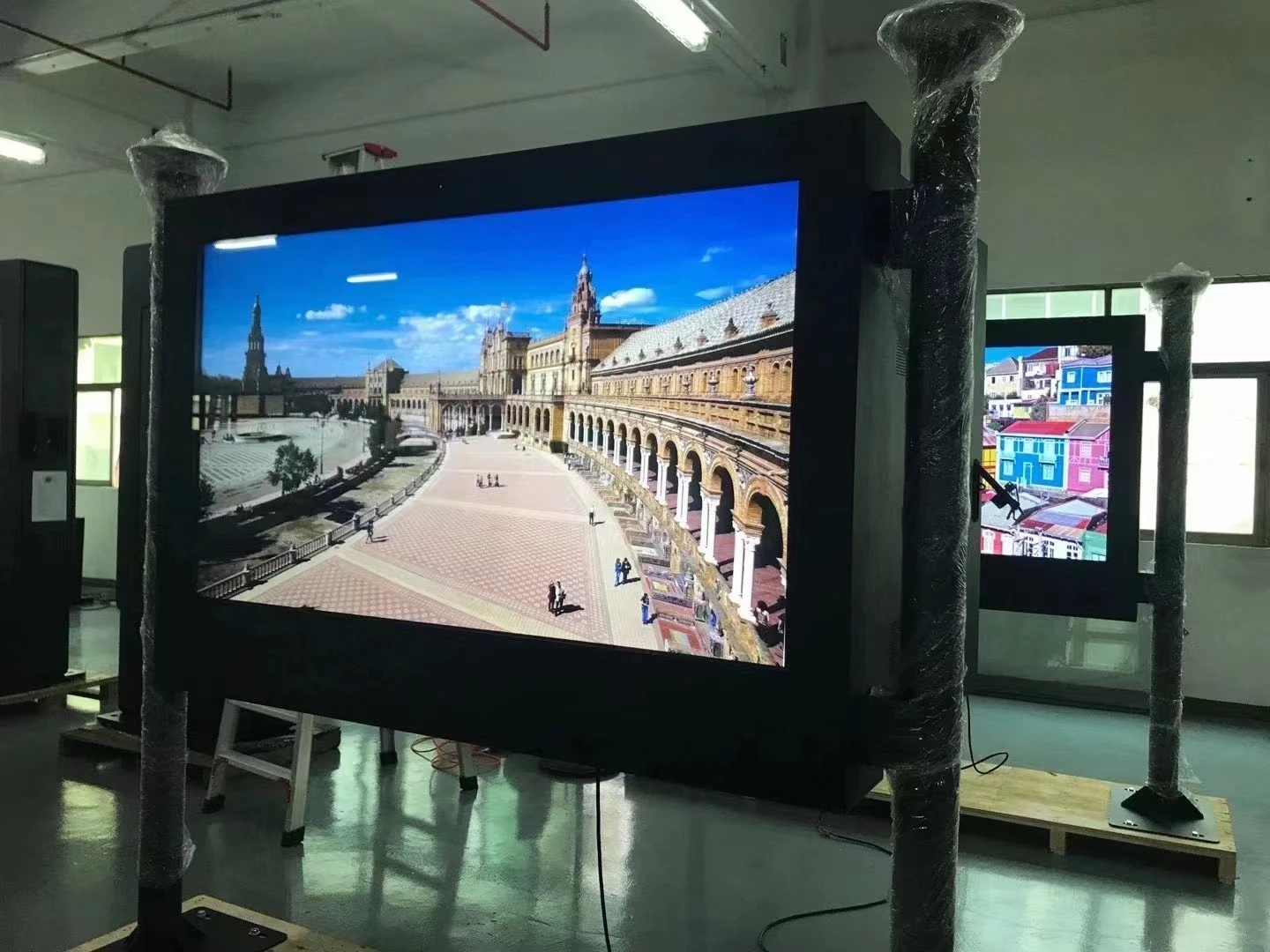 85'' 100 Inch IP65 Outdoor LED DigitalAdvertising Signage, LCD WIFI Advertisement Videos Play, Advertising LCD Screen Monitor