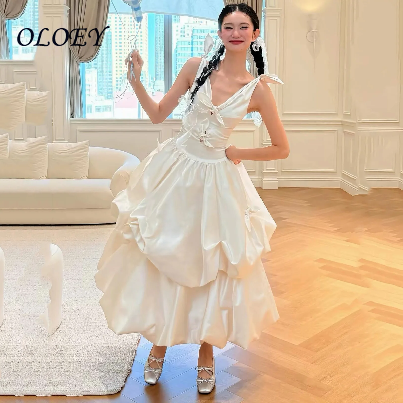 OLOEY 2026 Modern V-Neck Ruched Sleeveless Bow Tiered A-Line Bride Wedding Dresses Bridal Gowns Customized 한국인 리뷰 많은 웨딩드레스