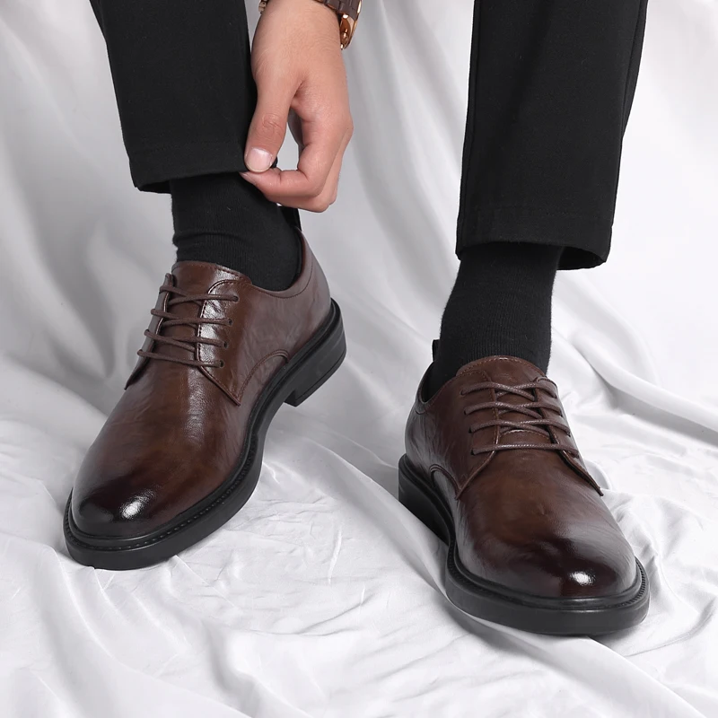 

Korean Version Men Leather Shoes Casual Luxury Brand Soft Mens Pointed Breathable Lace Up Moccasins Mens Walking Driving Shoes