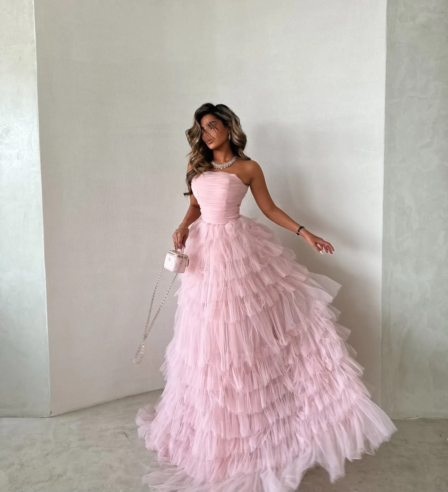 

Customized Temperament Strapless Organza Tiered Evening Dress High Quality Pleats Sleeveless Photo Color Vestido De No