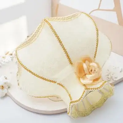 ヨーロッパスタイルの生地レースランプシェード装飾ドロップビーズスカラップドームランプシェードテーブルデスクフロアランプ用-e27