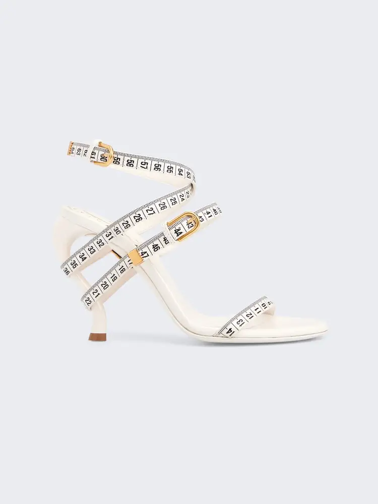 Unieke Liniaal Sandalen Metalen Gesp Versierd Hoge Hakken Open Teen Fancy Hak Vrouwen Schoenen Sandalias Mujer Verano