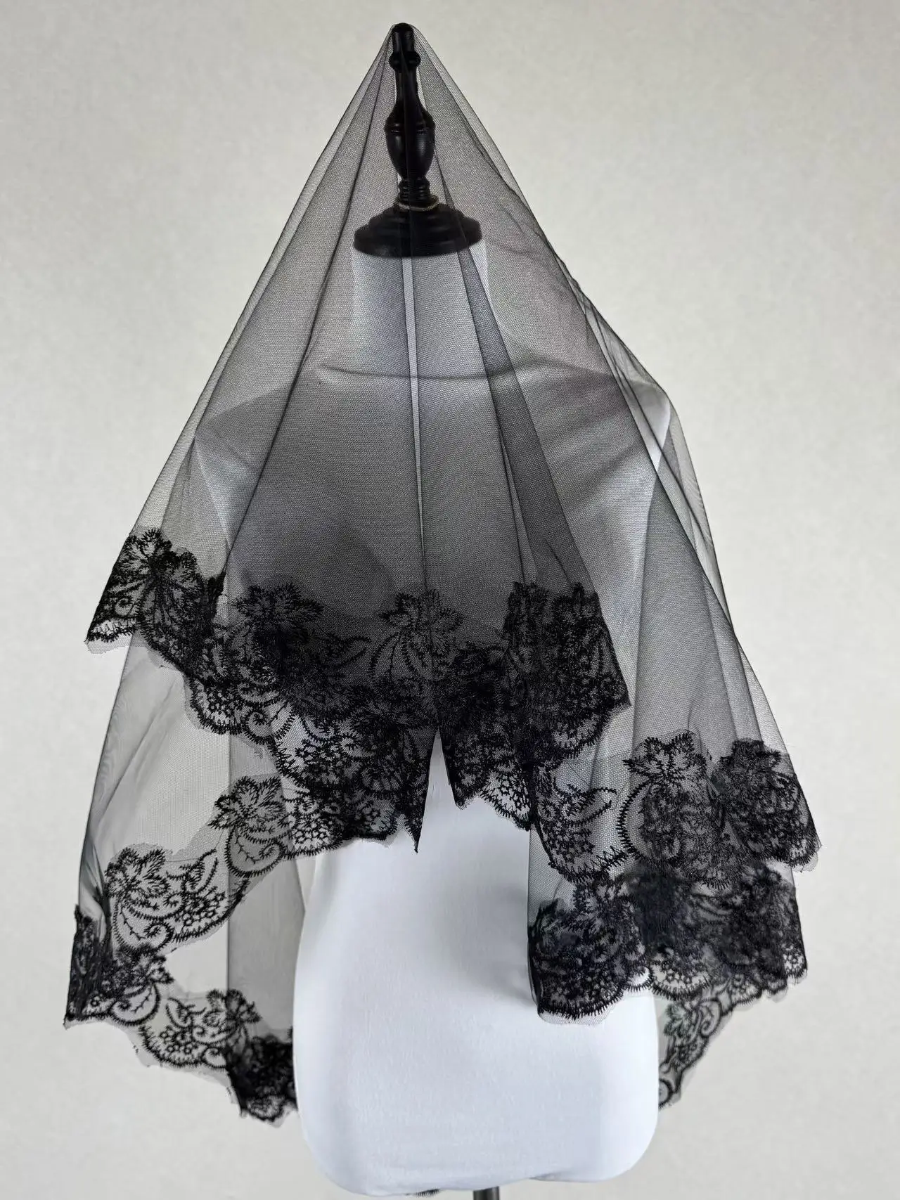 Afbeelding 6: 2019 Vintage Wit Ivoor Korte Tulle Wedding Bridal Veil Kathedraal Lengte Een Laag Applique Kant