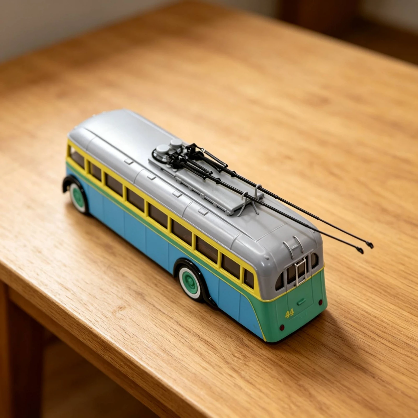 Trolleybus Model with Pantograph Detailed Trolleybus Model Toy Die-Cast Collectible for Collectors, Desk Display