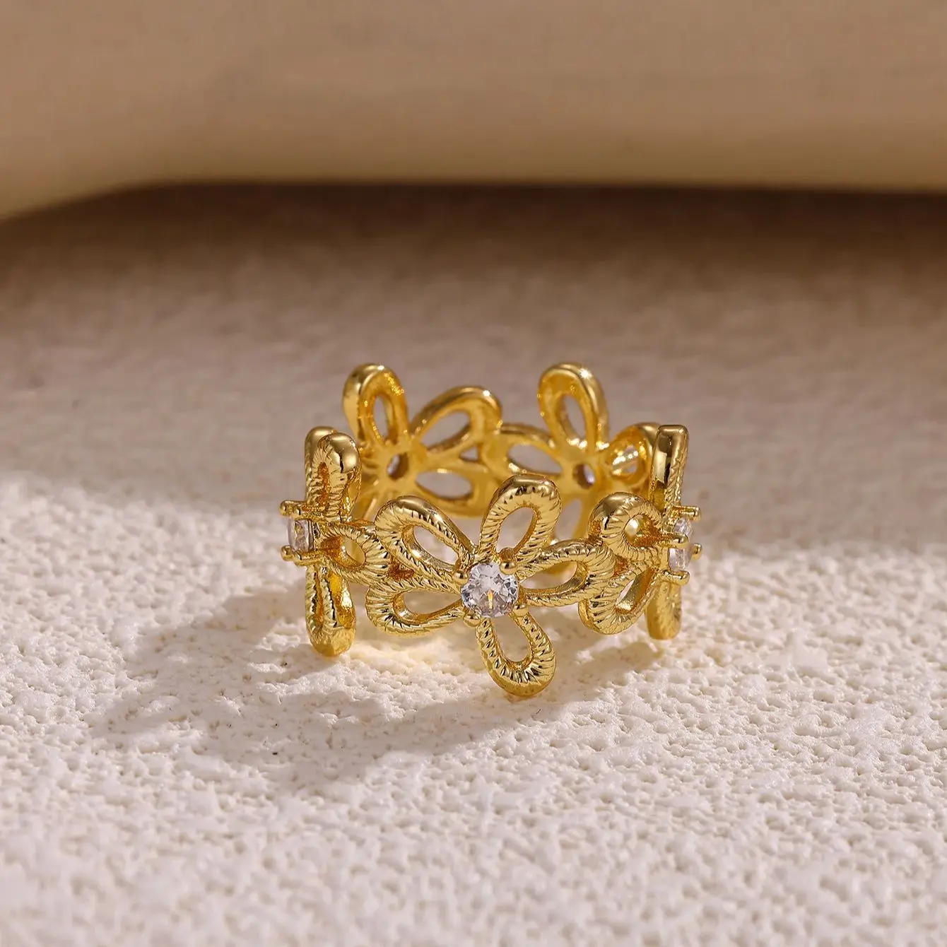 Zircon Hollow Flower Pattern Rings For Women Stainless Steel Gold Color Ring Wedding Luxury Jewelry Wholesale Dropshipping