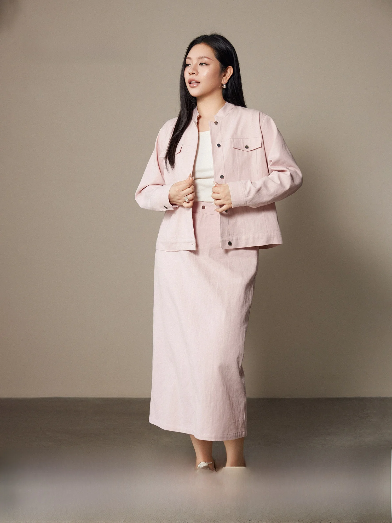 

Комплект Plusmall: светло-розовая джинсовая куртка и юбка, женская весенняя тонкая верхняя одежда, сандалии