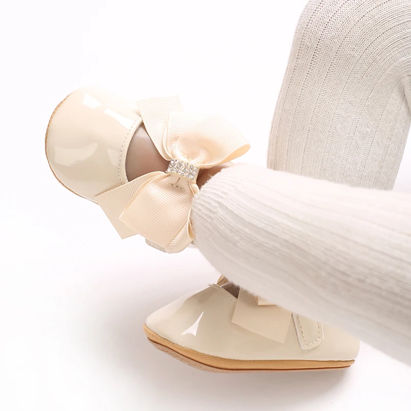 Niedliche Prinzessinnen-Babyschuhe, Frühlings- und Herbstedition, Schmetterlings-Schleifen-Dekoration, weicher PU-Boden, geeignet für 0–1 Jahre alte Babys – Detail 11