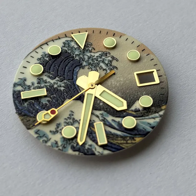 

Watch Parts 28.5mm Kanagawa Wave Sterile Dial With MM200 Golden Hand Super Luminous Suitable For NH35/36 Movement