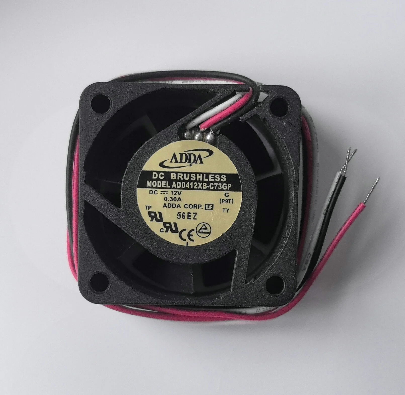 

Оригинальный вентилятор охлаждения AD0412XB-C73GP 12V 0.30A 4020 с тремя проводами и измерением скорости вращения