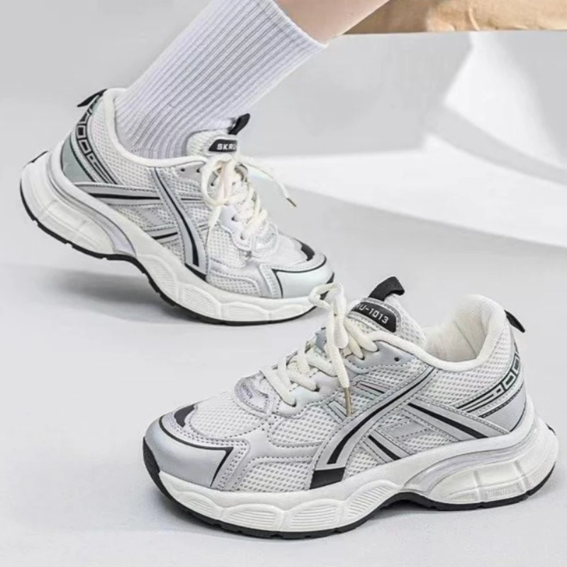 

Женская спортивная обувь, повседневная обувь с дышащей сеткой на толстой подошве, кроссовки на шнуровке, летние модные кроссовки в корейском стиле