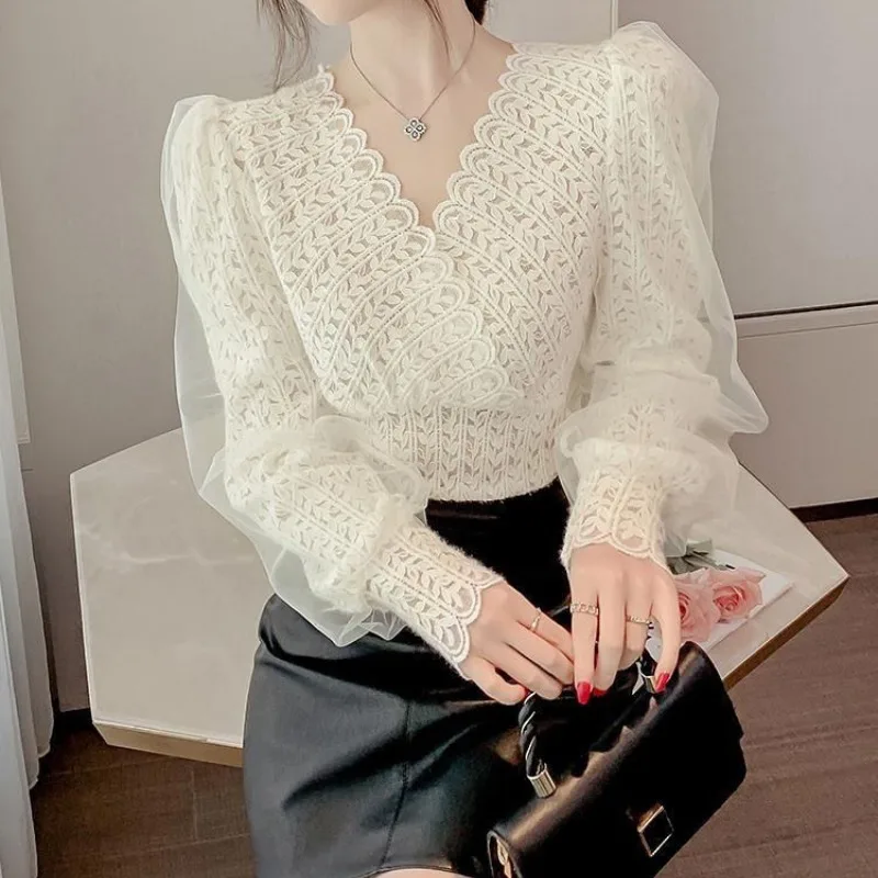 Spring and Autumn Women's Pullover V-neck Gauze Bubble Long Sleeve T-shirt Tie Flowers Lace Bottom Fashion Sexy Commuter Tops