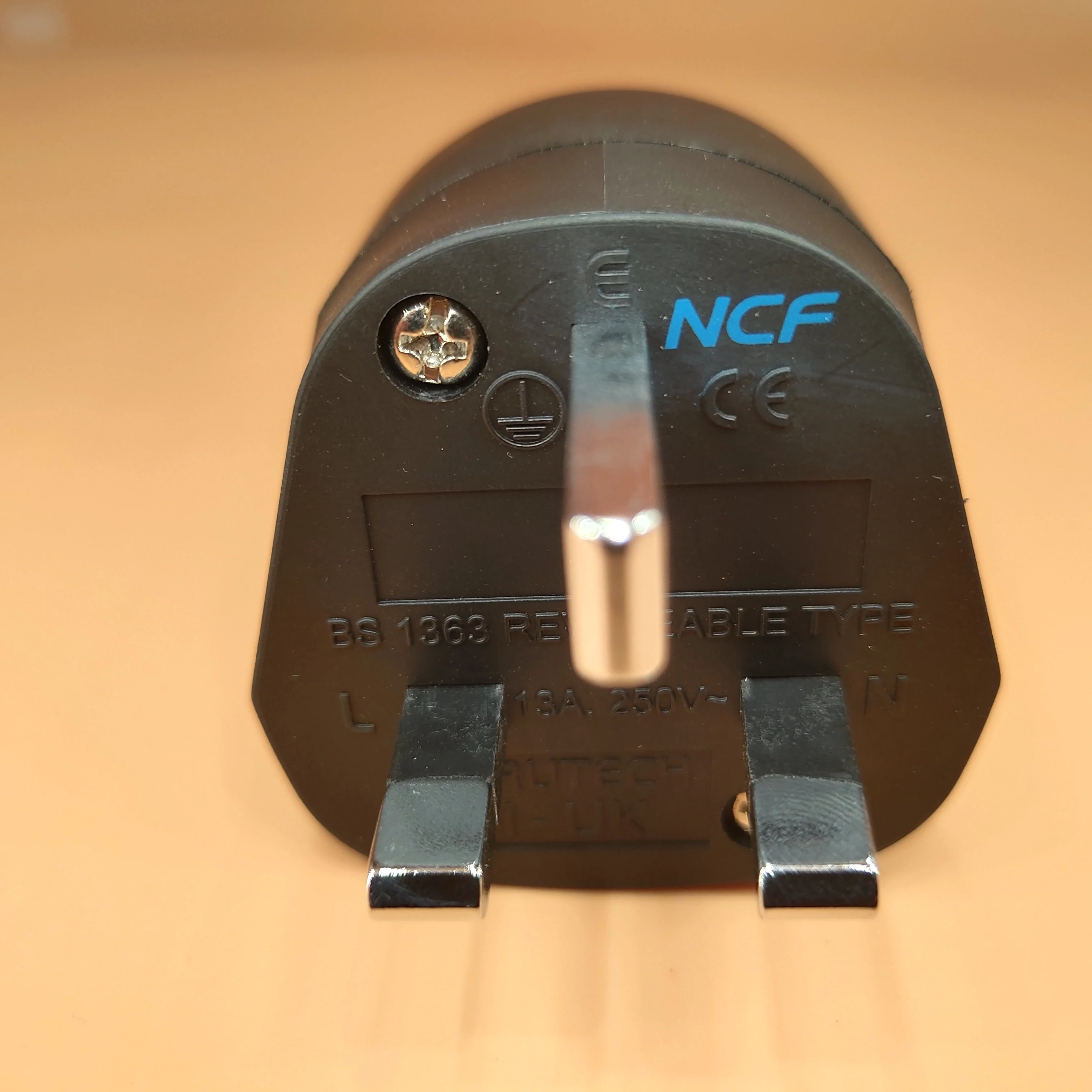 High quality Furutech FI-52 (R)20 Amp IEC Power female Connector HiFi Carbon Fiber Rhodium Plated C19 Plug HiFi AC Power Plug